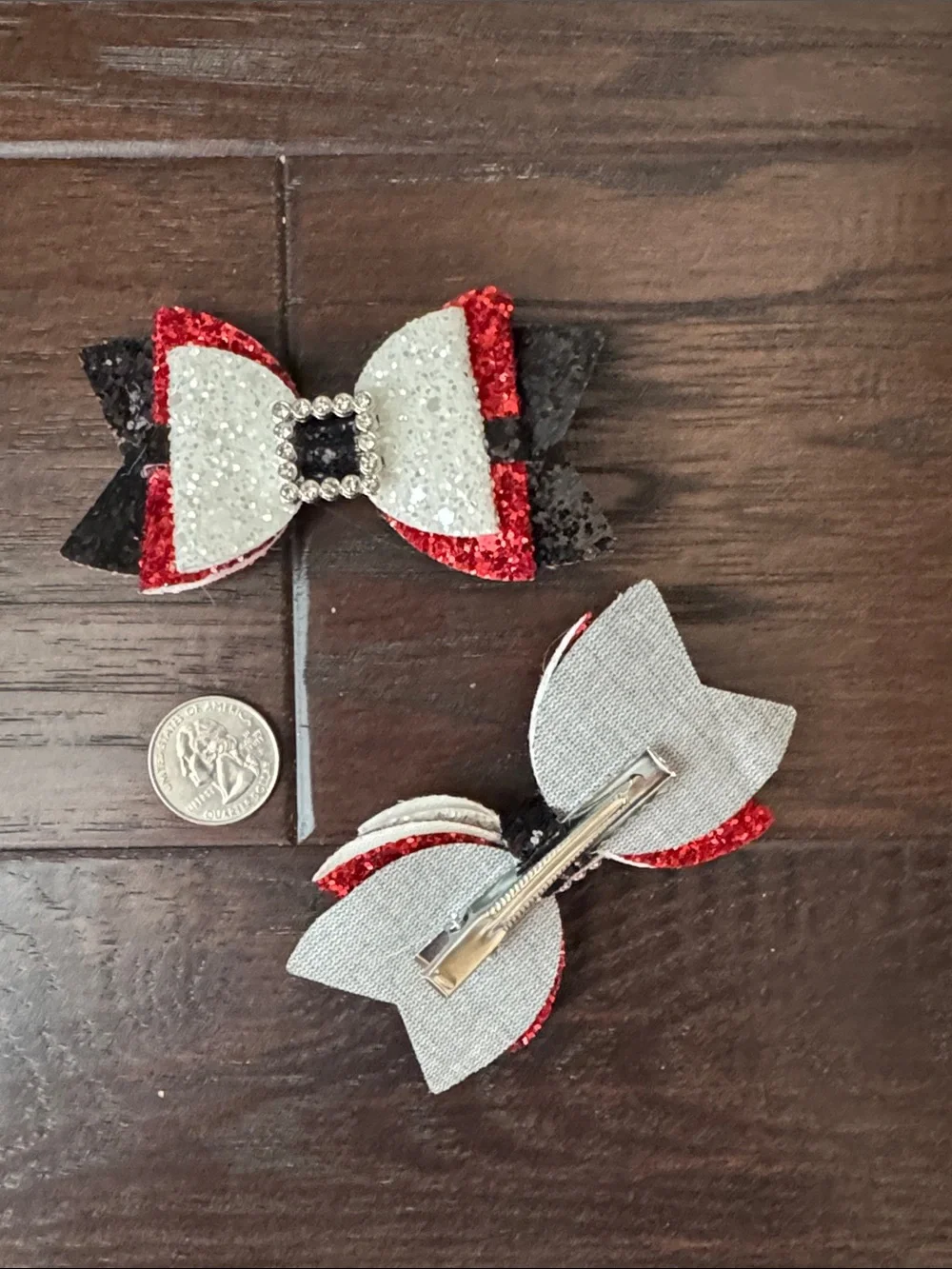 NWOT Glitter Holiday Bow Hair Clips for Kids